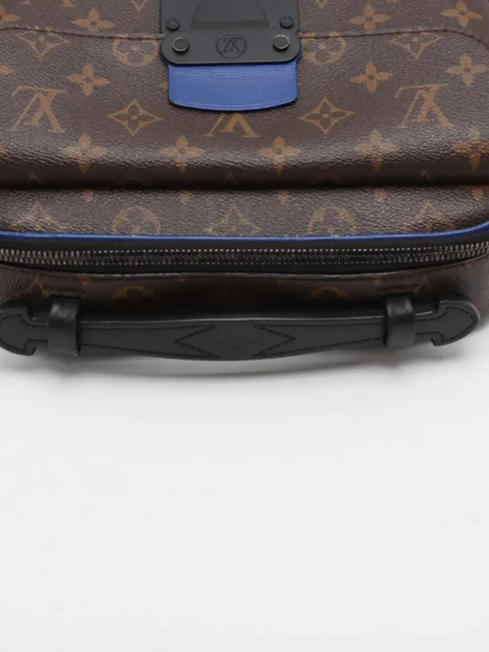 Louis Vuitton Monogram S-Lock Messenger Bag - Picture 5 of 15